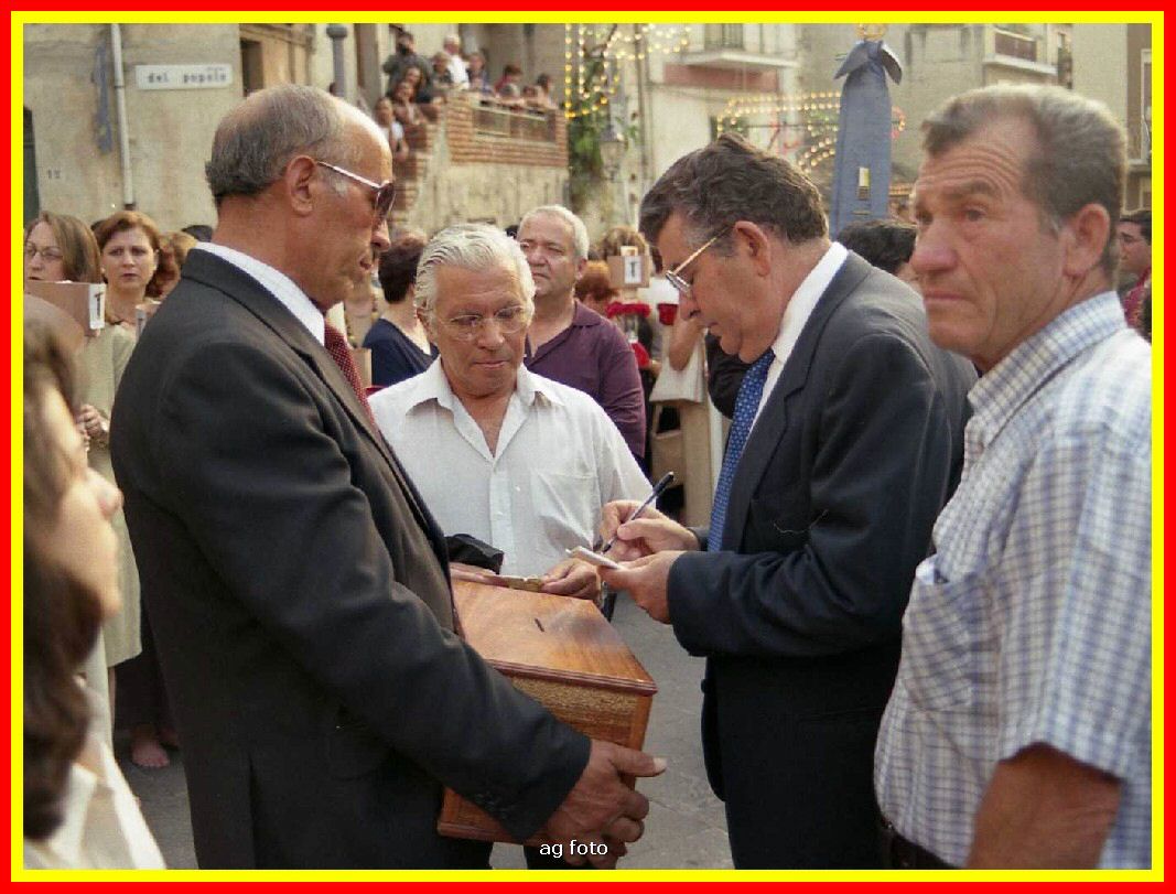 2002p25011_tn.jpg