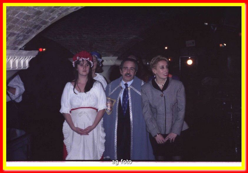 1992p02032_tn.jpg