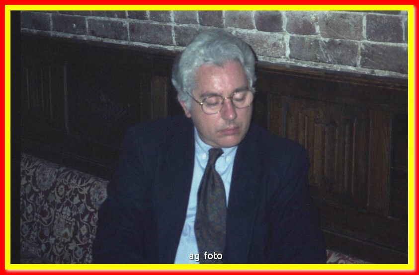 1992p06005_tn.jpg