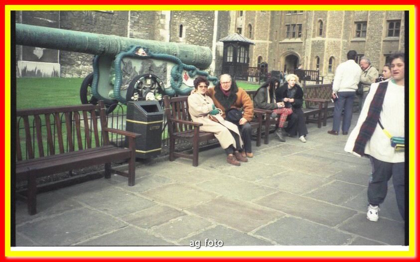1992p06015_tn.jpg