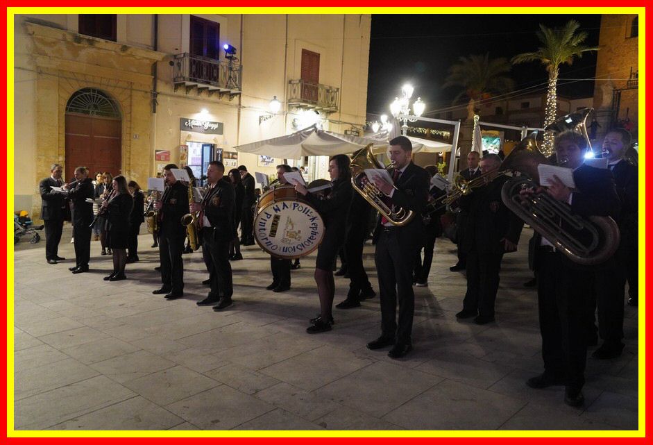 231208_Banda_Pintorno_in_Piazza_Duomo_033.JPG