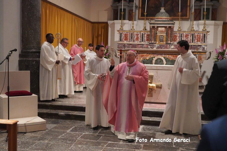 240309_Altare_Chiesa_Santo_Stefano_078.jpg