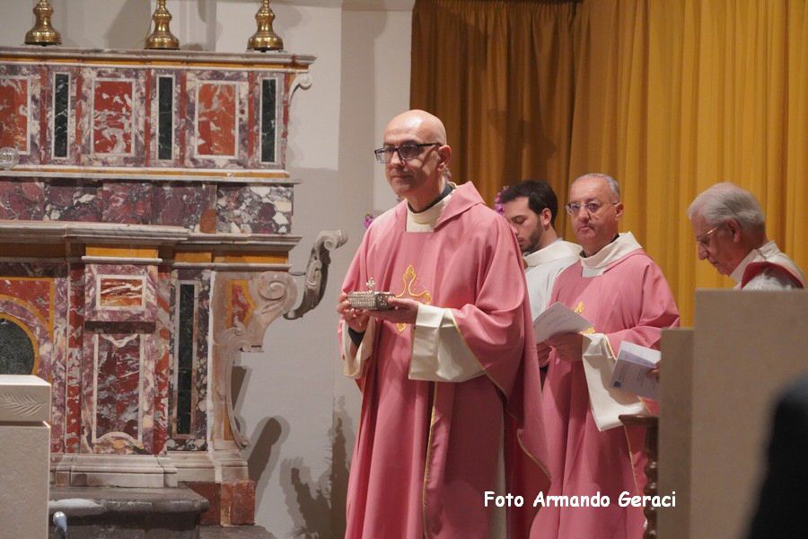 240309_Altare_Chiesa_Santo_Stefano_105.jpg