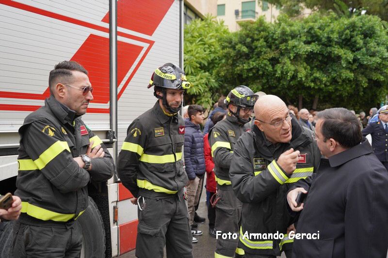 241208_Omaggio_Floreale_a_Maria_002.JPG