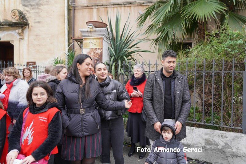 241208_Omaggio_Floreale_a_Maria_007.JPG