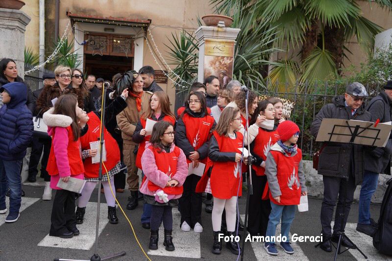 241208_Omaggio_Floreale_a_Maria_016.JPG