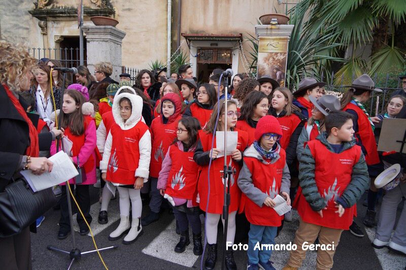 241208_Omaggio_Floreale_a_Maria_026.JPG