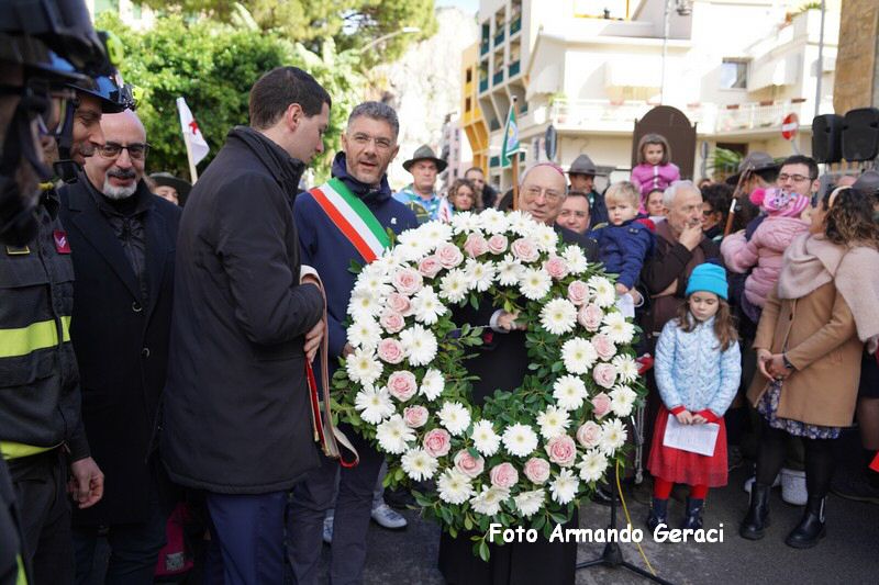 241208_Omaggio_Floreale_a_Maria_077.JPG