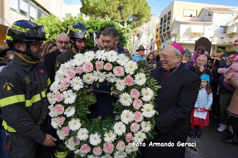 241208_Omaggio_Floreale_a_Maria_079.JPG