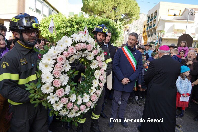 241208_Omaggio_Floreale_a_Maria_082.JPG