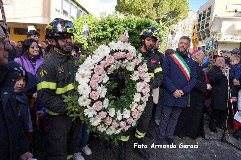 241208_Omaggio_Floreale_a_Maria_083.JPG
