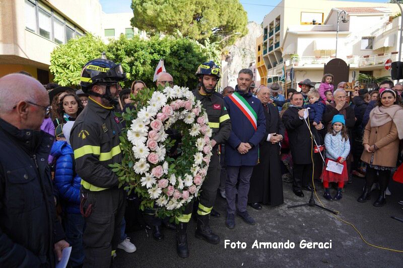 241208_Omaggio_Floreale_a_Maria_085.JPG