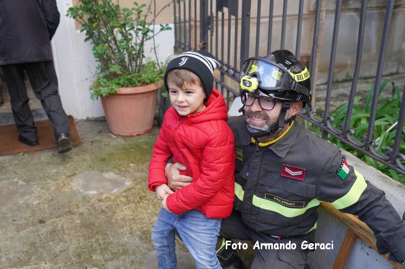 241208_Omaggio_Floreale_a_Maria_118.JPG