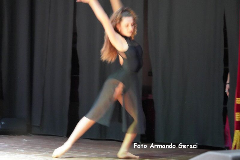 241216_Musica_Danza_sotto_Albero__011.jpg