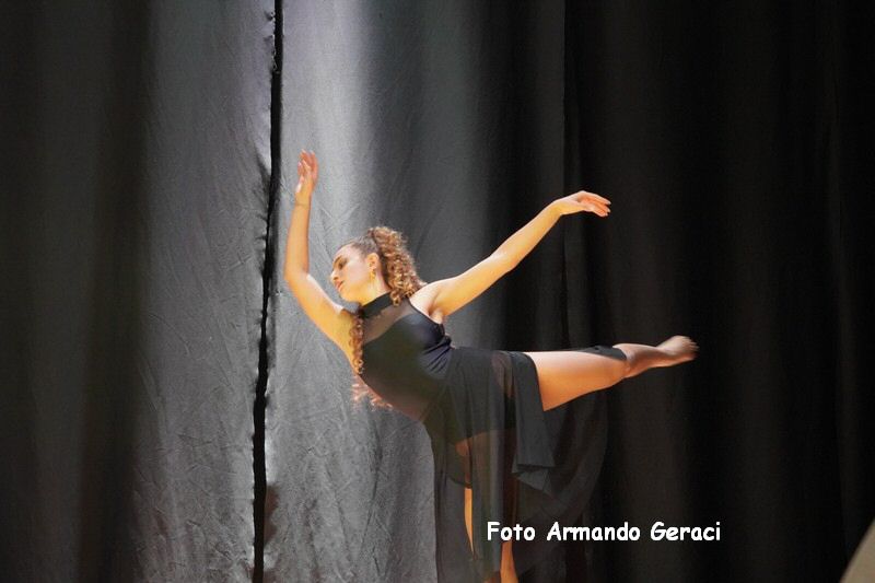 241216_Musica_Danza_sotto_Albero__036.jpg