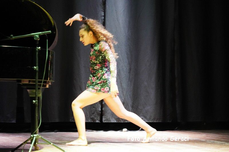 241216_Musica_Danza_sotto_Albero__070.jpg