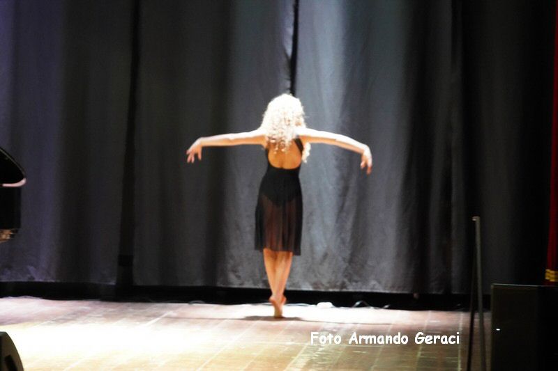 241216_Musica_Danza_sotto_Albero__137.jpg