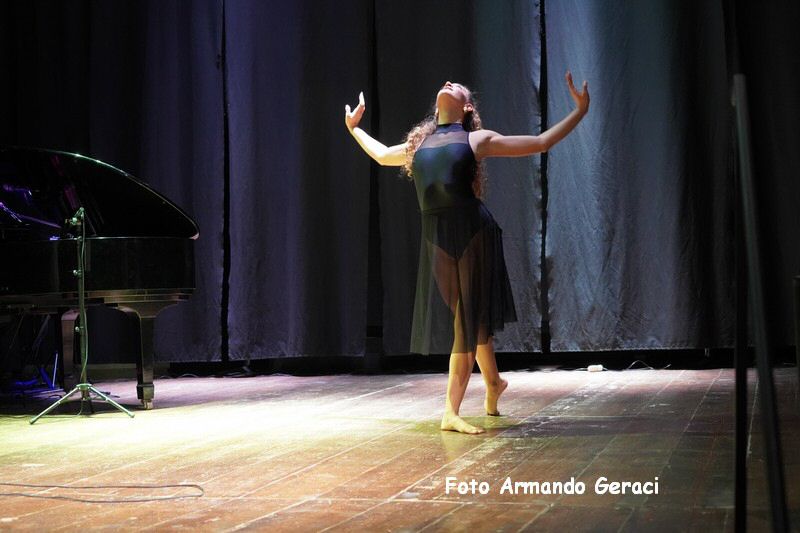 241216_Musica_Danza_sotto_Albero__147.jpg